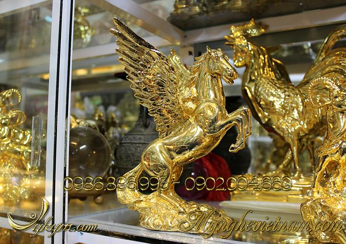tượng ngựa đồng có cánh mạ vàng, tượng ngựa bay bằng đồng