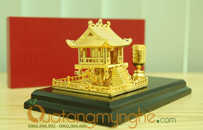 Quà lưu niệm - cắm bút mạ vàng chùa một cột
