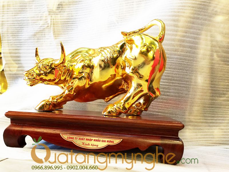 Quà tặng lưu niệm - Trâu vàng phong thủy 3